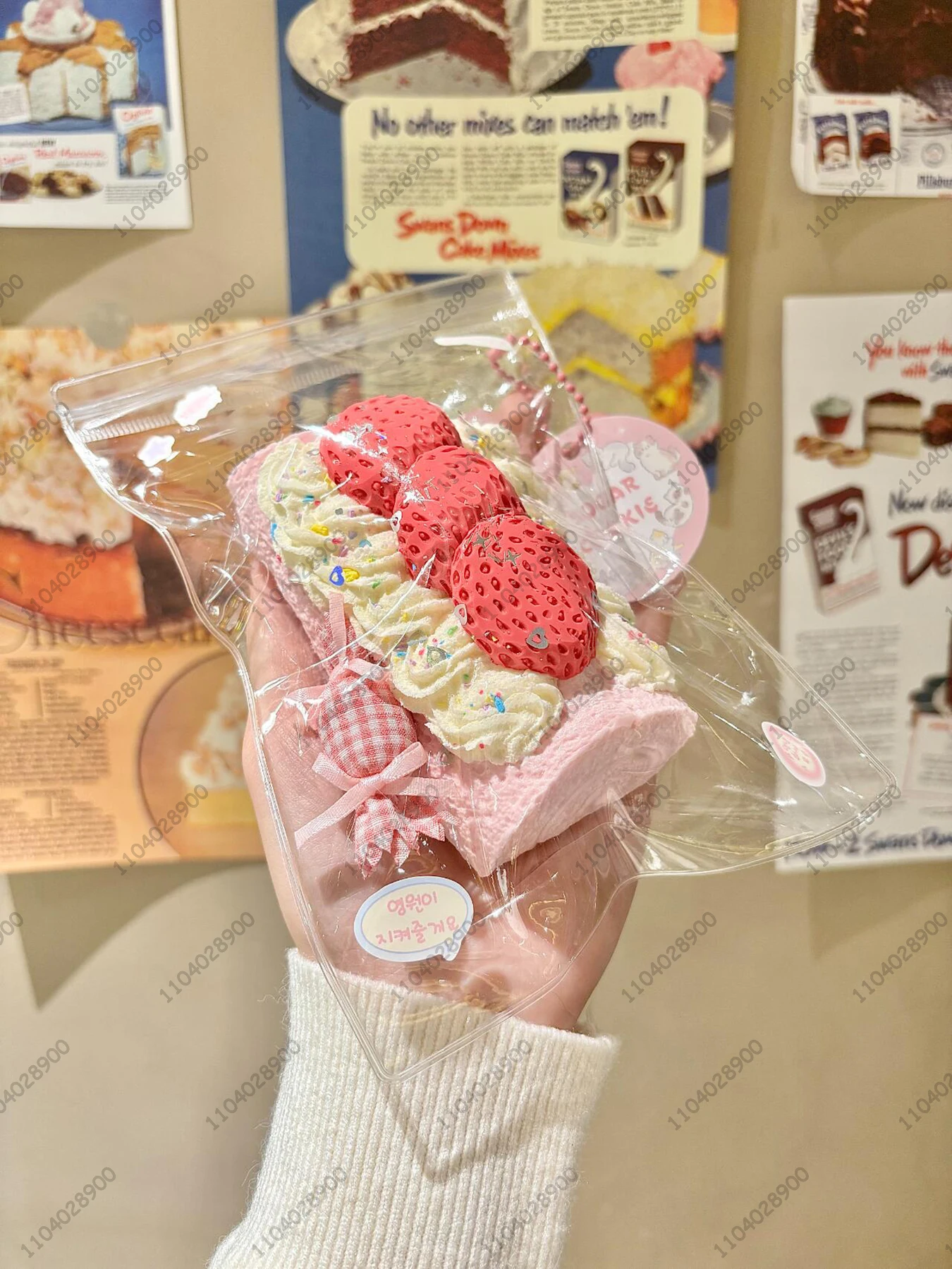 イチゴスイスロールタバスクイーズマカロンカラースクリームケーキロールスクイーズトイもちトイ抗ストレスリリースハンドリラックスギフトトイ