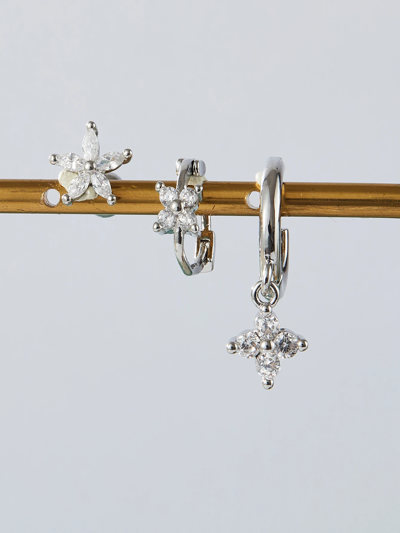 Golden Star Blume Schleife Creolen Set für Frauen Kristall Helix Tragus Knorpel Huggie Ohrringe Piercing Schmuck – Detail 10