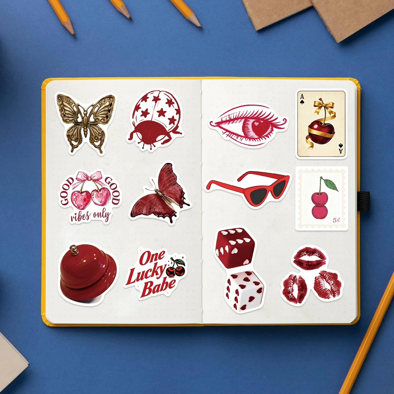 50 個かわいいチェリー女の子漫画ステッカー赤インスタイルデカールノートブック電話冷蔵庫ギター落書きおもちゃ DIY 装飾