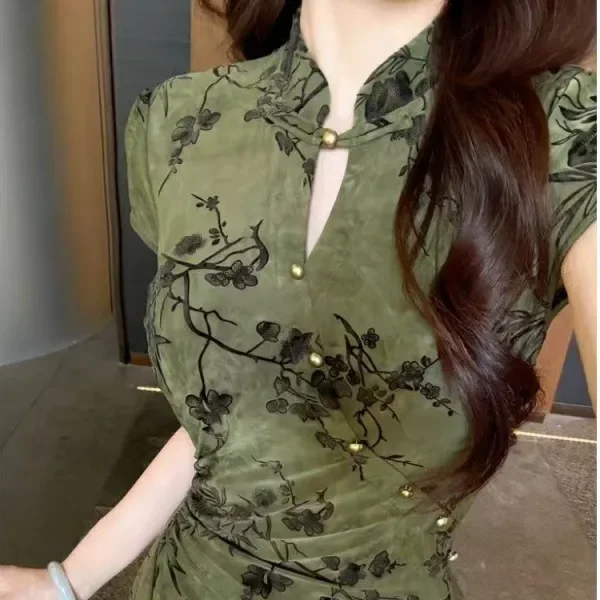 Abito da donna con gonna lunga alla caviglia primavera estate Nuovo abito cheongsam ricamato in stile cinese 2025 scava fuori la vita