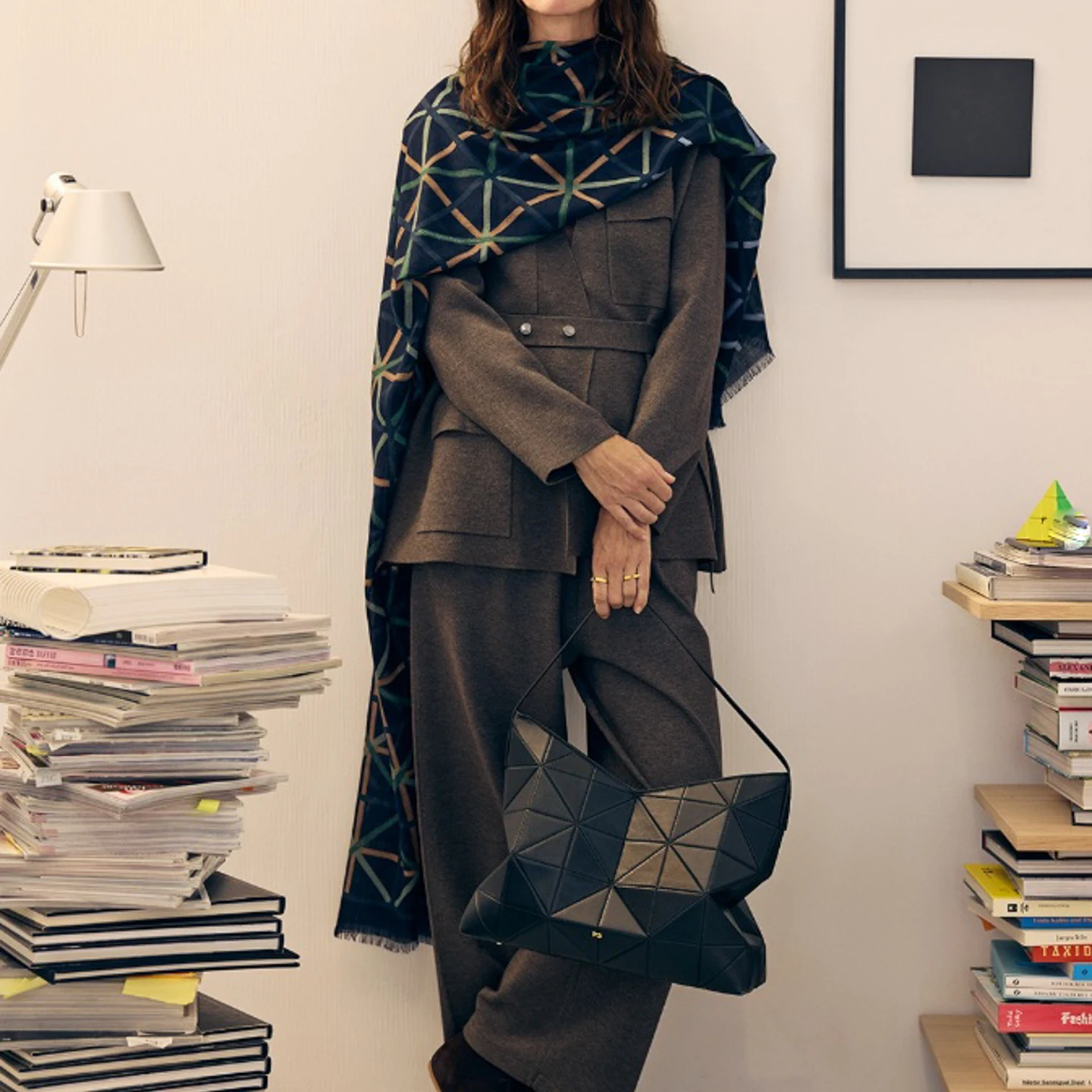 decorative-woolen-awl-scarf-with-tassel-abstract-print-garden-floral-design-one-size-fits-all-ex-winter-spring-faion