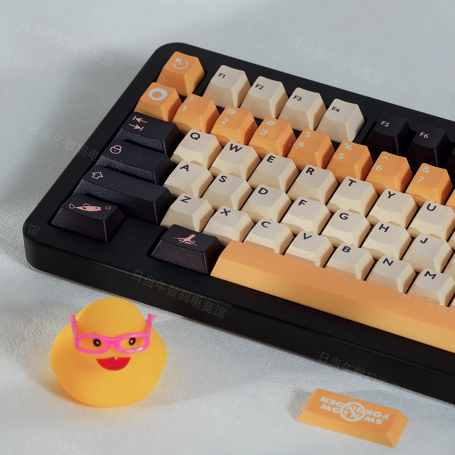 

Pelican original keycap PBT five-sided sublimation mechanical keyboard customization full set