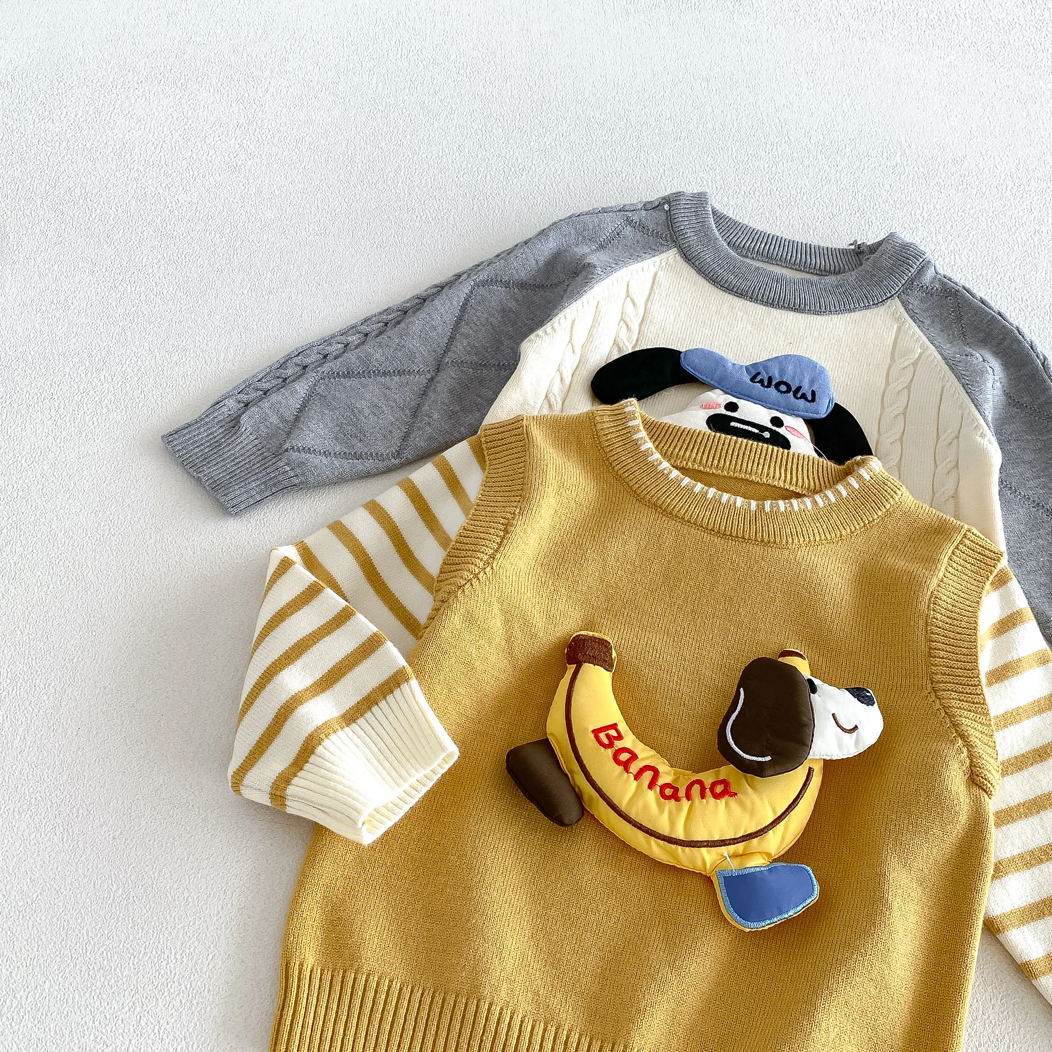 Stilvolles Baby-Outfit für Herbst und Winter – Strick-Oberteil mit langen Ärmeln und Hose mit Cartoon-Motiv für Jungen. – Detail 6