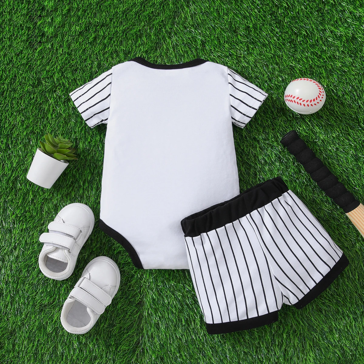 PatPat 2pcs Baby Boy/Girl Striped Short-sleeve Graphic Romper & Shorts Set