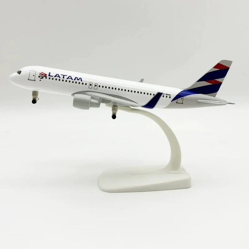 20cm Diecast Metal Airplane Model A320 Latam Airways Chile Aircraft 1/300 Scale Planes With Landing Gears For Display Collection