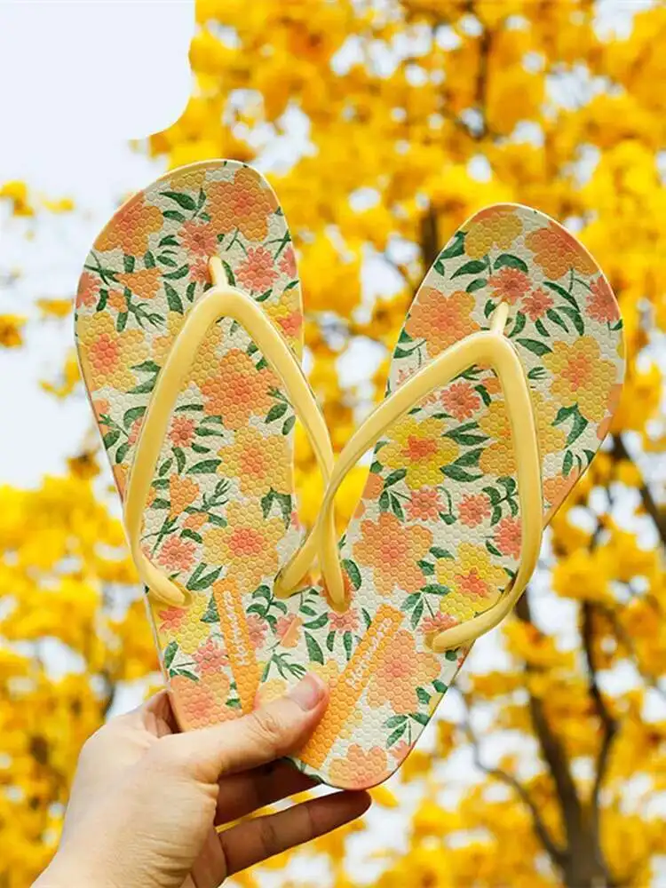 

Hotmarzz women's new flip flops, small and fresh anti slip slippers for wearing casual slippers, summer cute