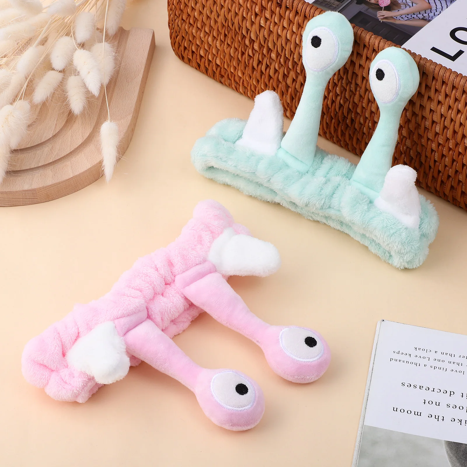 

2 шт. повязки на голову из кораллового флиса, мягкая повязка для мытья лица, повязки на голову для мытья лица, спа-макияжа, розовый, зеленый, уход за кожей лица для женщин