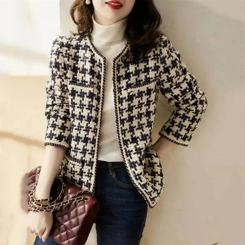 2026 New Fashion Tweed Plaid Short Jacket Women Spring Autumn Woven Woolen Coat O-Neck Small Outerwear Lady Sweet Casual Tops
