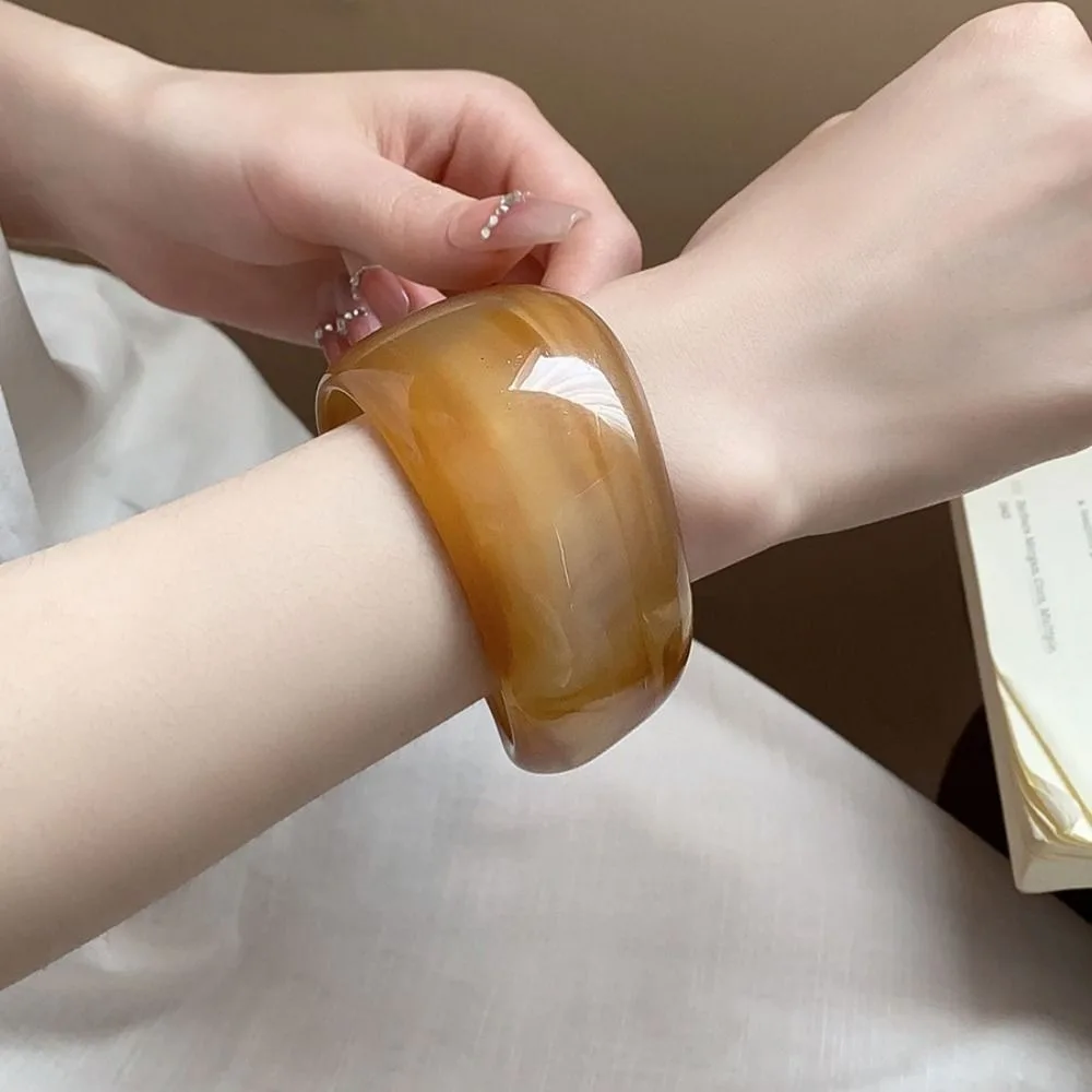 مبالغ فيها الرجعية الاكريليك الإسورة الملونة خمر غير النظامية واسعة سوار مكتنزة الأقلية تصميم هندسي اليد الدائري الفتيات