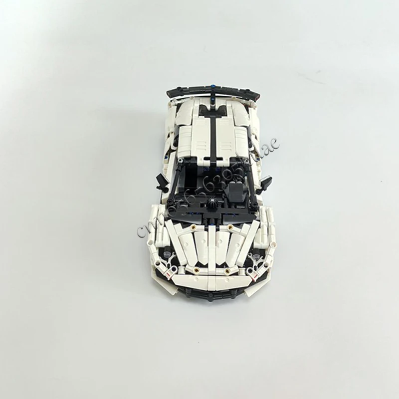Nuovo 1369 PCS Moc Hot Racing Bianco Avanzato Tecnico Supercar Modello Building Blocks Velocità Veicolo Mattoni Giocattoli Per Bambini Regali Per Adulti