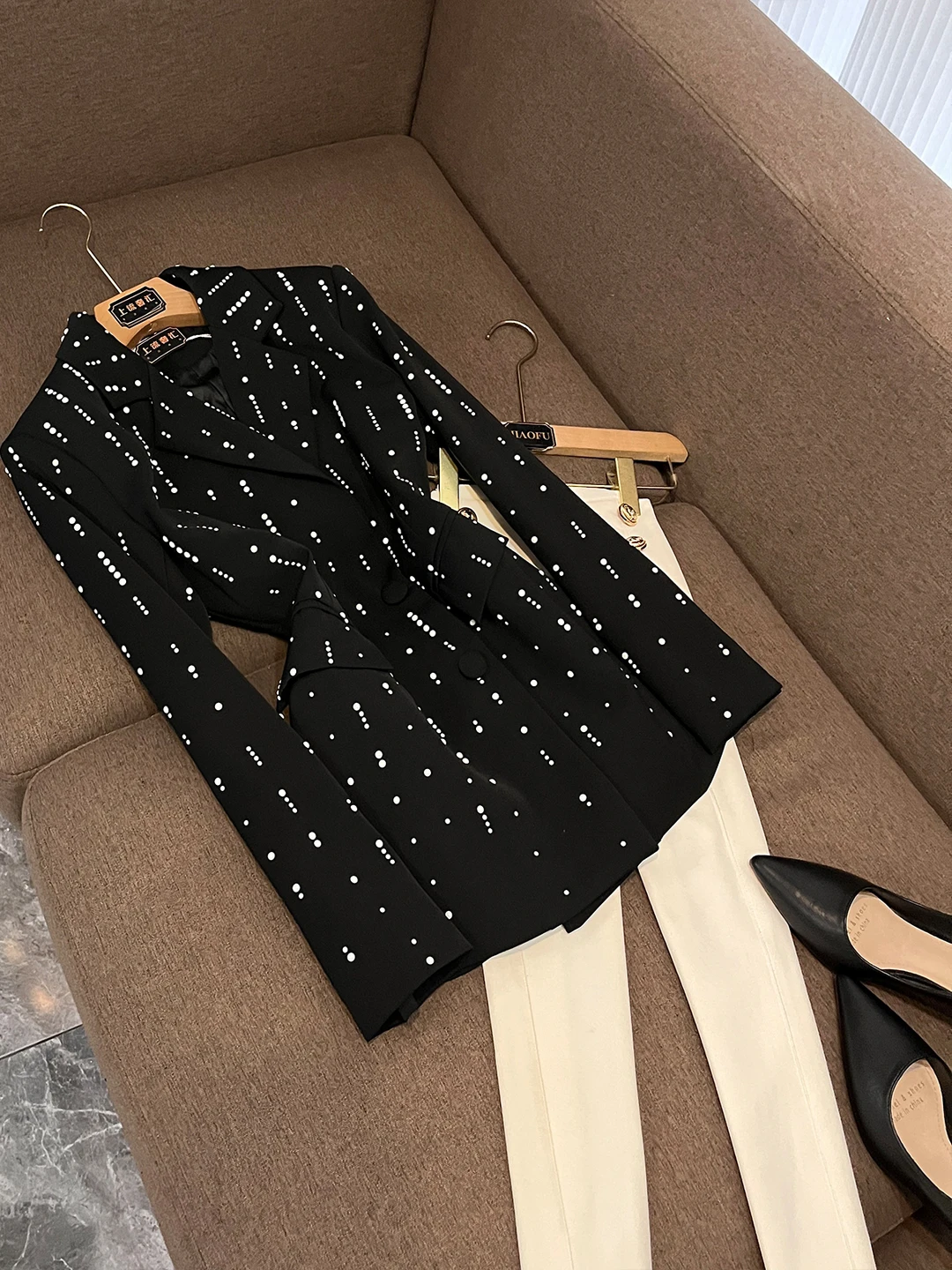 

Свободный повседневный женский костюм Jaet, украшенный жемчугом, новинка 2025, Sle OK485, модная офисная одежда Ele Feelings, Long Sve