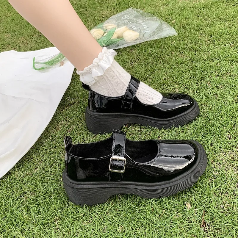 2026 New Vintage Solid Platform Women's High Heel Lolita Shoes Fashion Pearl Chain Simple Round Toe Comfort Women Single Shoes