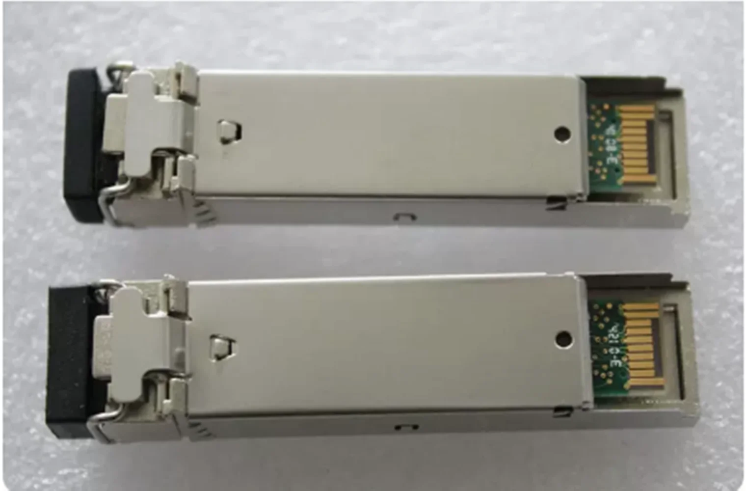 Módulo de fibra óptica Finisar FTLF1421P1BCL 1310NM 2GB 15KM SFP