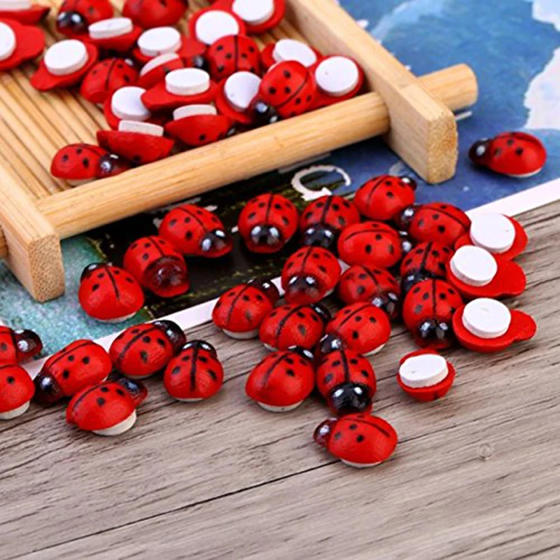 100pcs DIY Micro Landscape Mossy Fleshy Small Ornaments Cartoon Red Beetle Seven Star Ladybug Wooden Crafts Home Decor