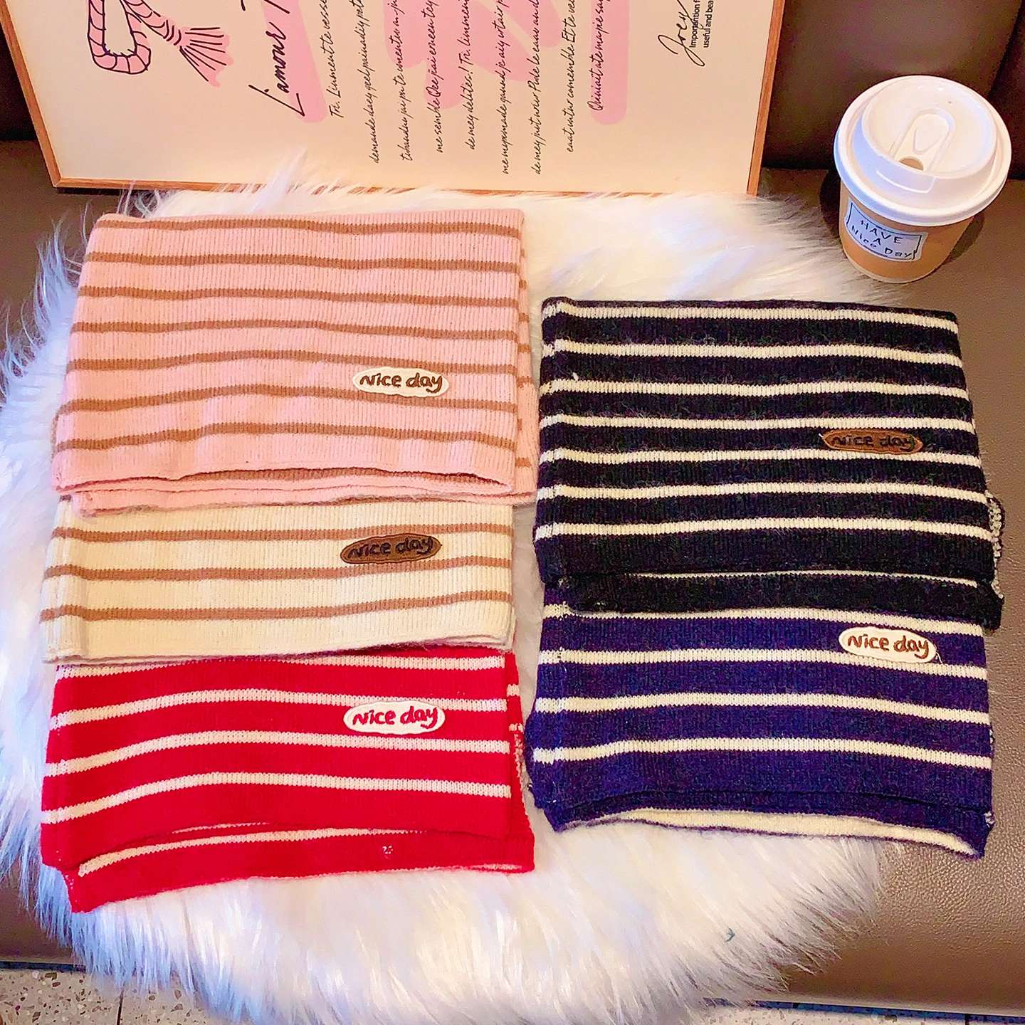 Neuer Winter Warmer Gestreifter Strickschleifenschal für Frauen Weicher Dehnbarer Kinder-Halswärmer mit Stickerei-Etikett Dekor Snood für Jungen und Mädchen im Winter – Detail 5