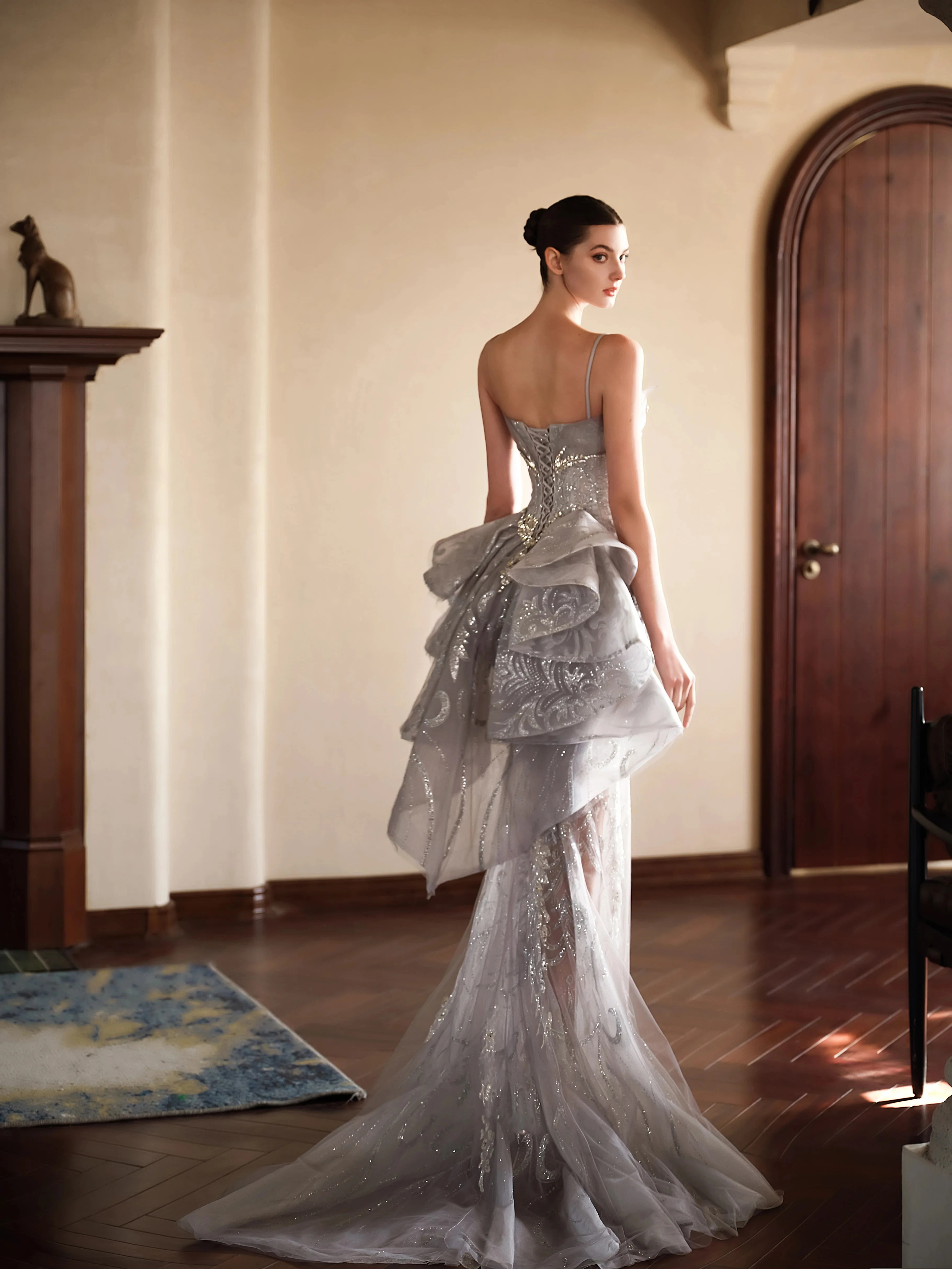 Splendidi abiti da sera Sirena con cinturino per spaghetti Cristalli senza maniche Backless Abiti da ballo Abiti da festa Robe De Soirée personalizzato