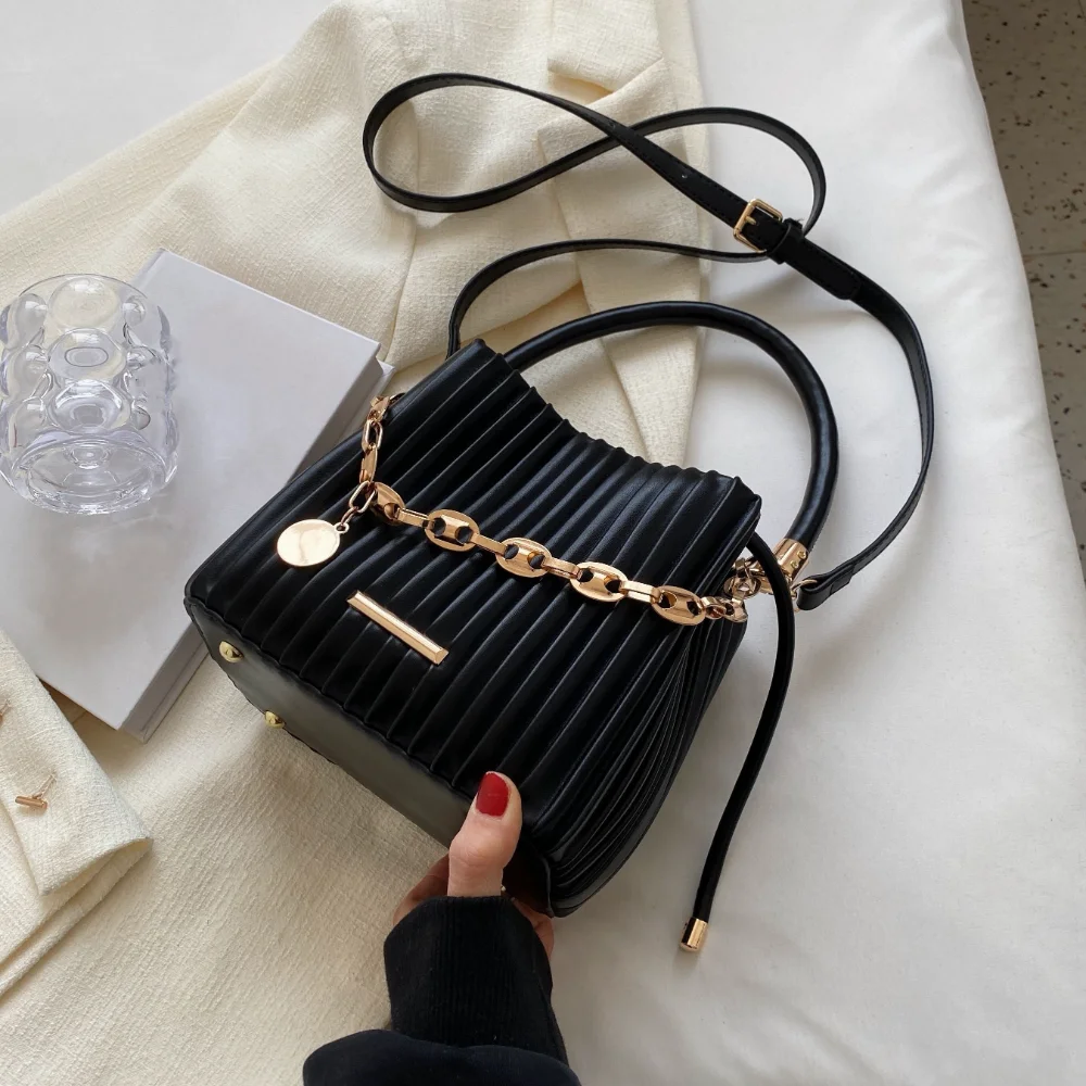 

Elegant Pleated PU Leather Shoulder Bag - Trendy Crossbody Bucket Purse for Parties