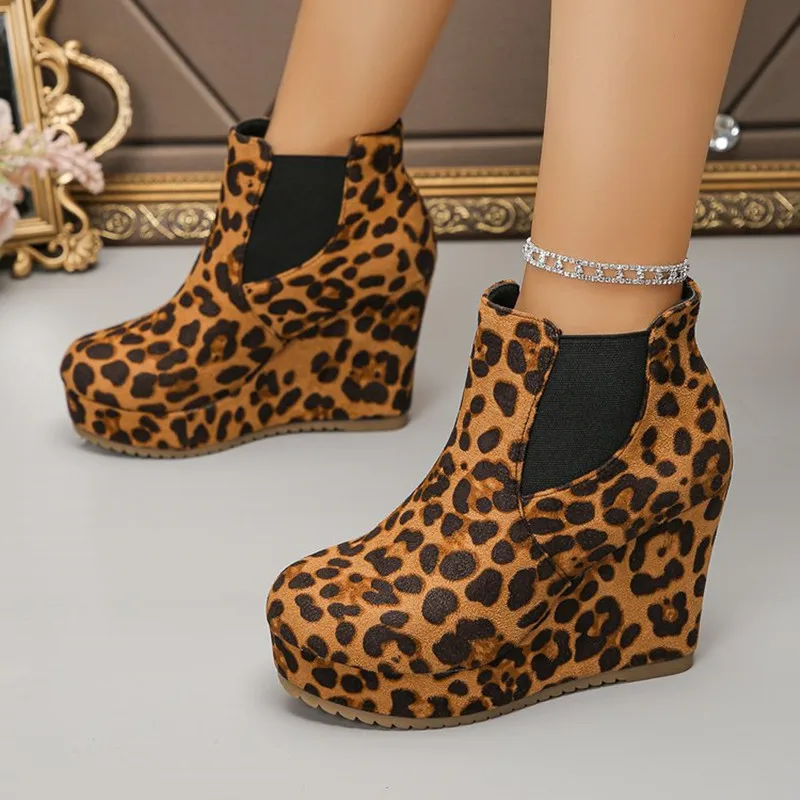 2026 New Ankle Boots Women High Heels Women Shoes Track Design Leopard Print Shoes for Women Thick Pointed Fashion Western Boots