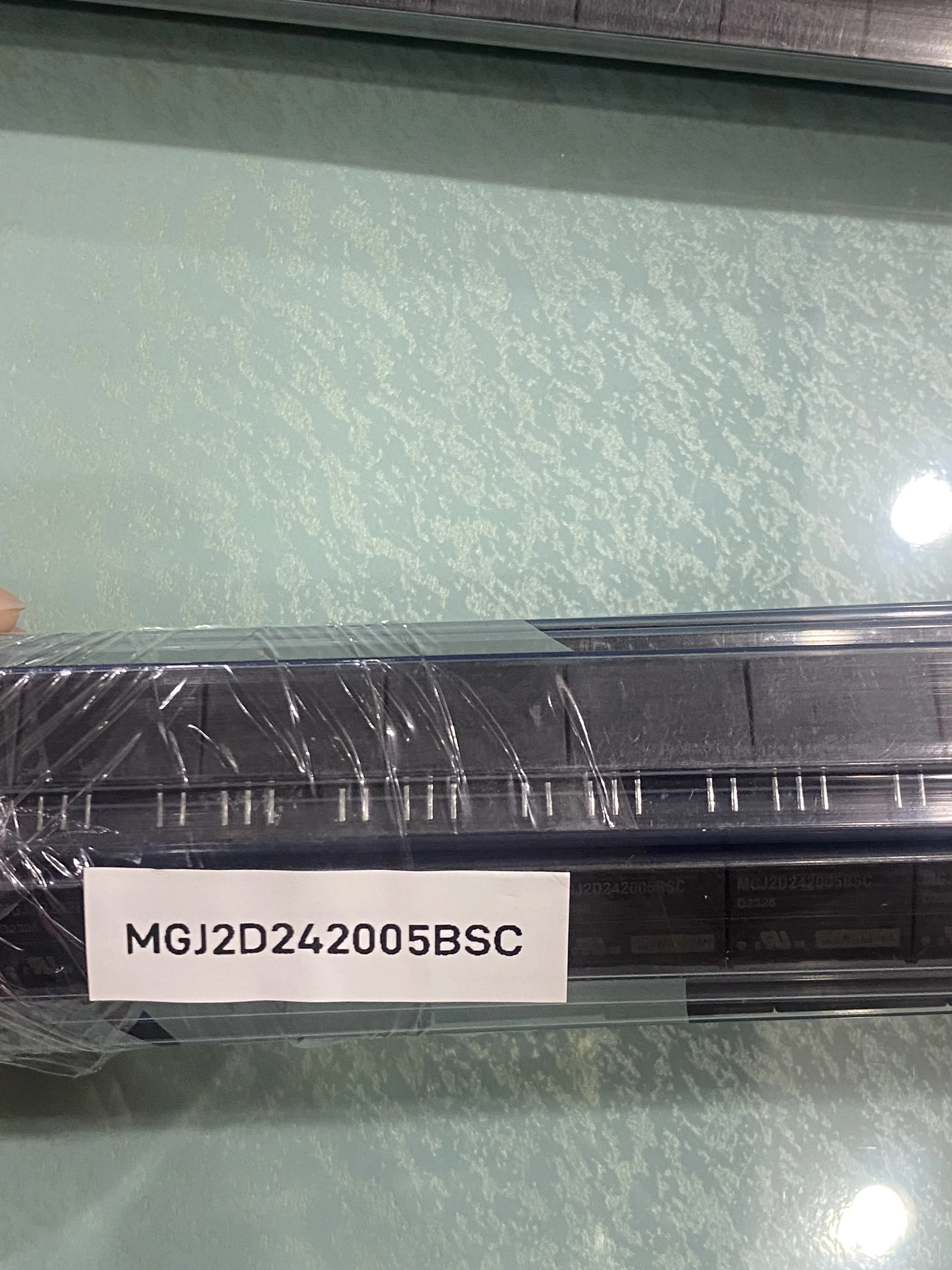 

2PCS MGJ2D242005BSC