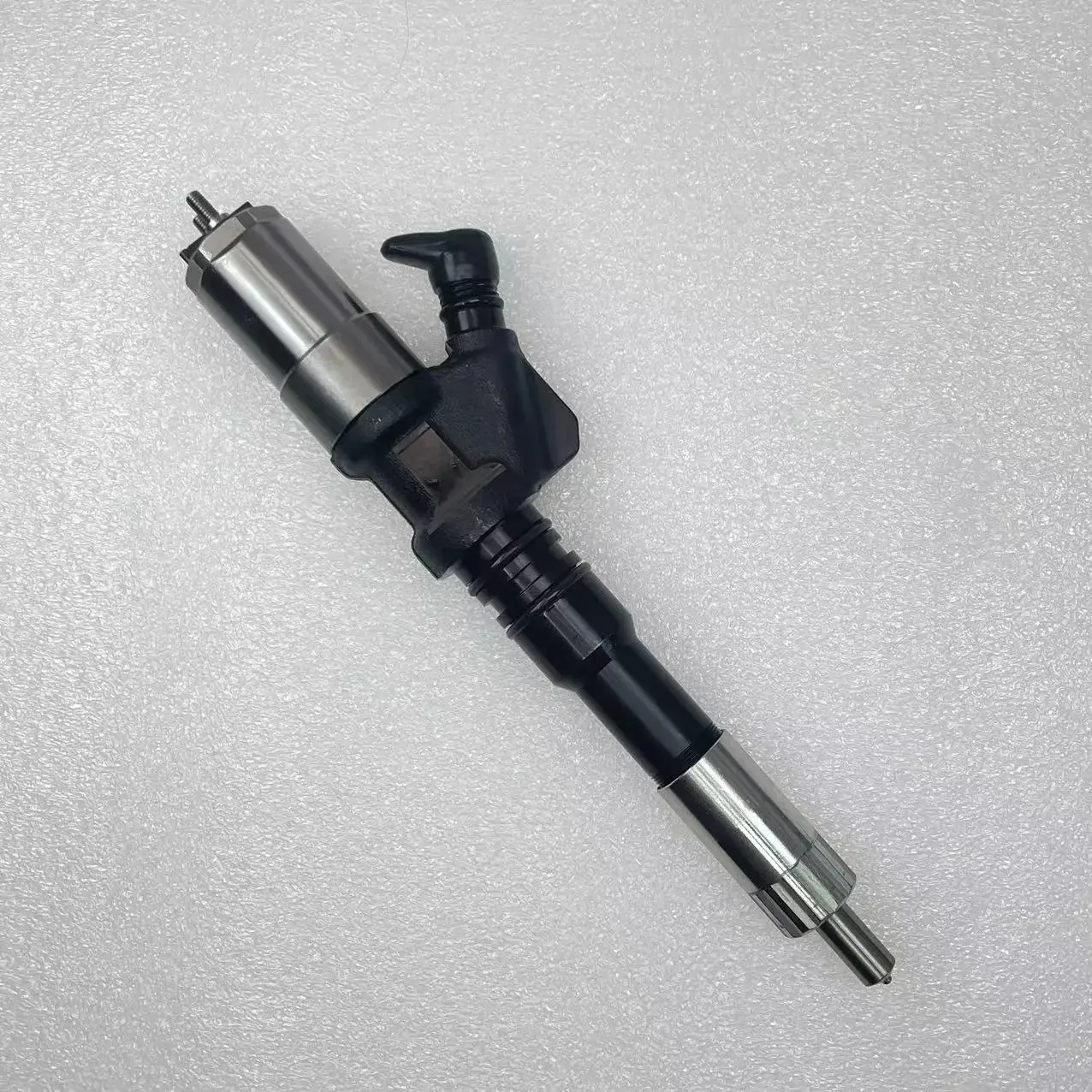 095000-1211 New Diesel Fuel Injector 6156-11-3100  for KOMATSU Excavator PC400-7 PC450-7 6156-11-3300 6156-11-3301