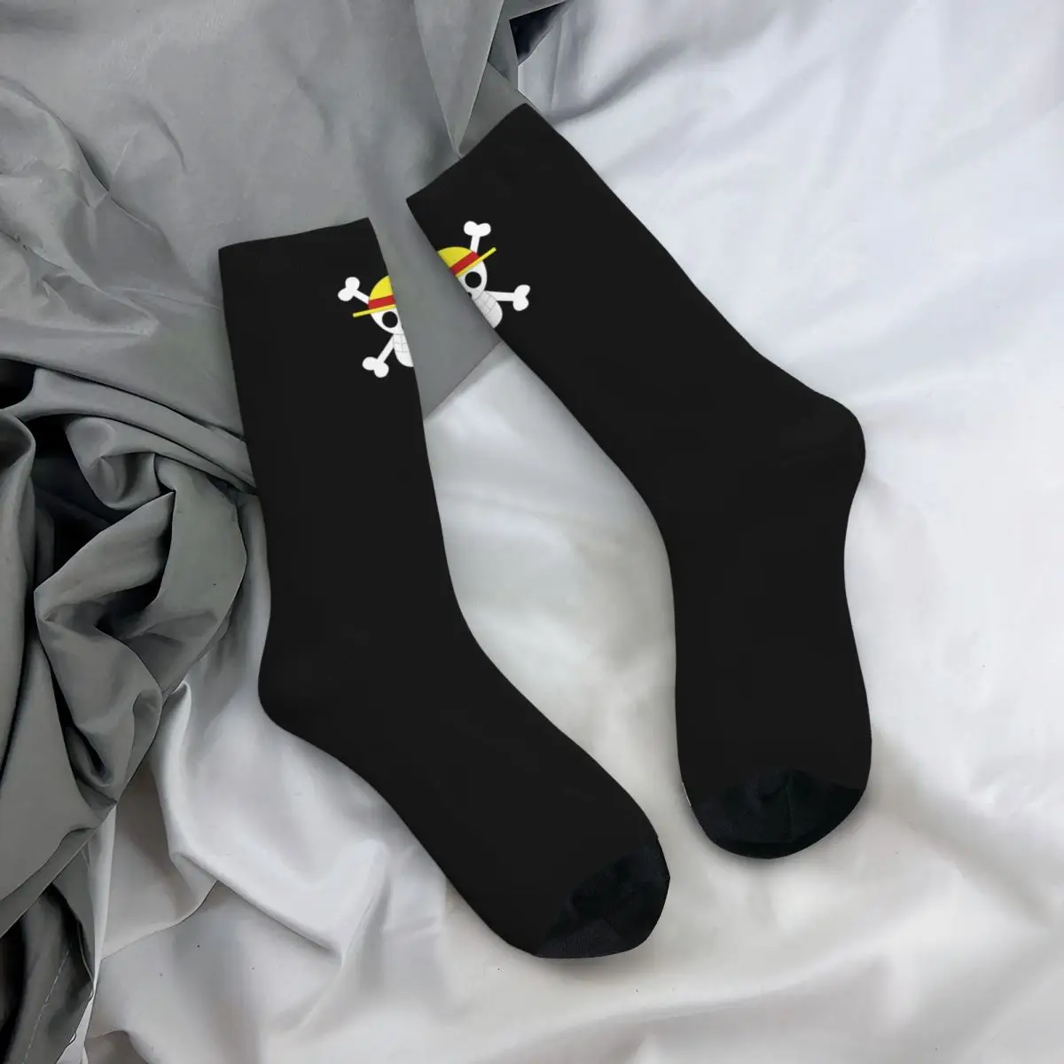 Chaussettes à tube moyen pour hommes et femmes, chaussettes Skull Anime, décontracté, nouveauté, printemps, été, automne, hiver, cadeau