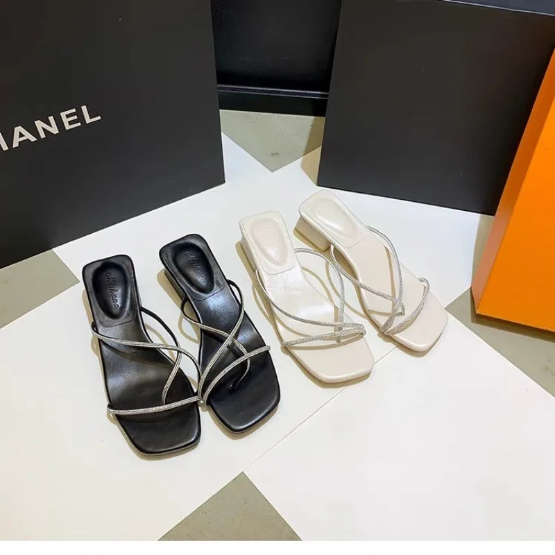 

Летние женские тапочки на среднем и высоком каблуке, модные босоножки на высоком каблуке с квадратным носком и стразами, нескользящие тапочки Zapatos De Mujer