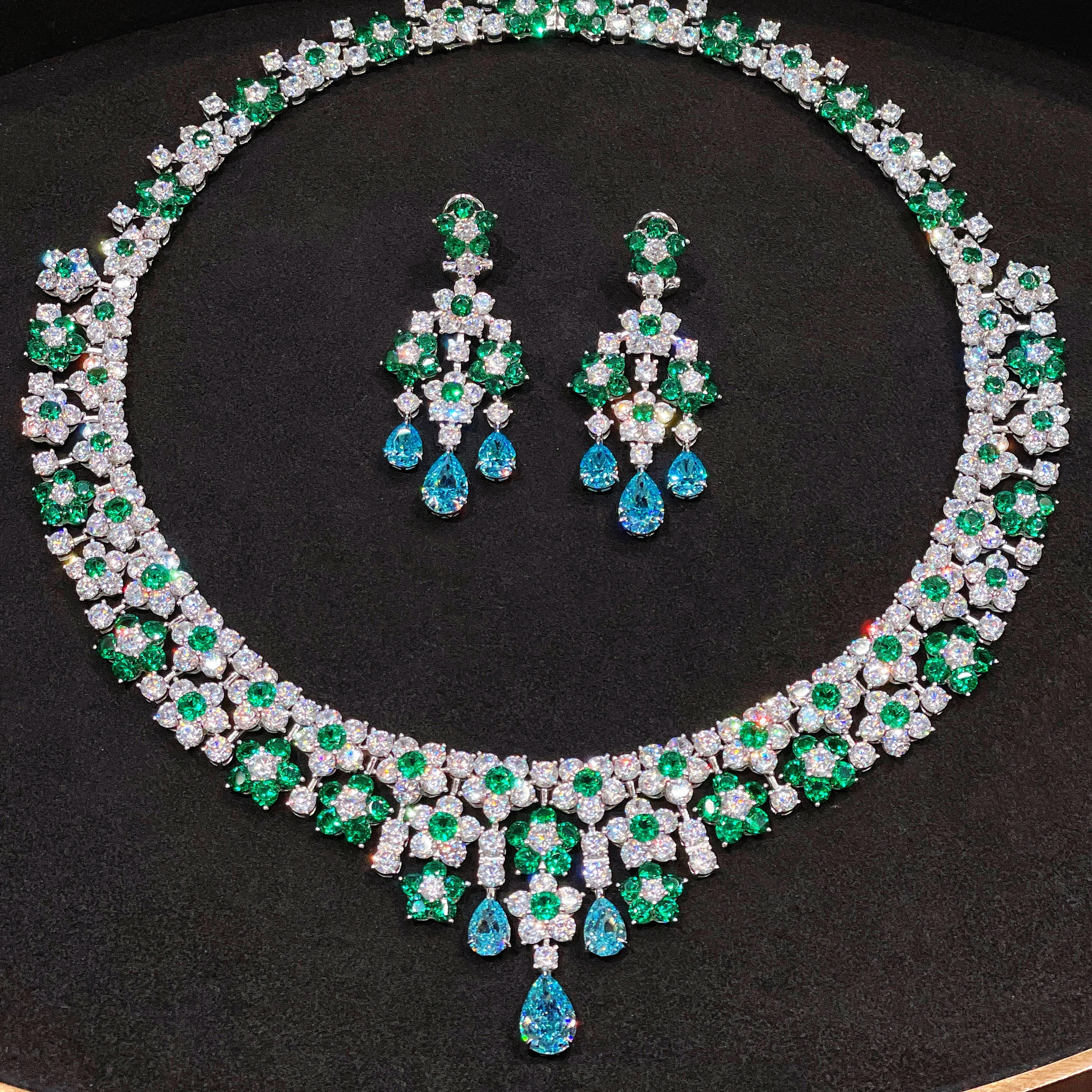 

CUMEE Light Jewelry Set Synthetic Cubic Zirconia Mstone Aquamarine Earring Necklace Water Drop Set. 925 Silver-plated Gold