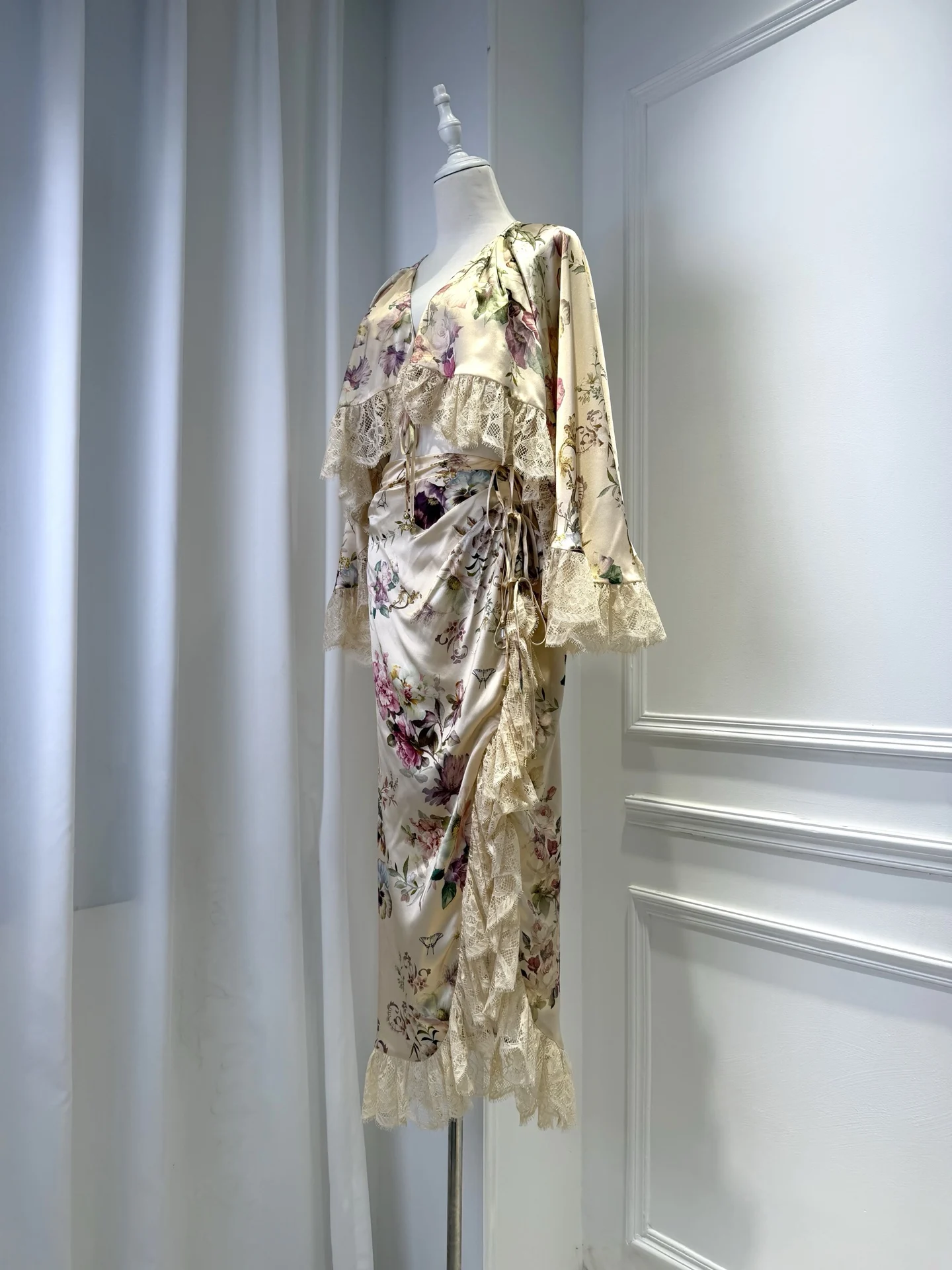 2026 Women Lace Patch Floral Print Set V-Neck Flare Sleeve Top + High Waist Asymmetry Hem Long Skirt Elegant 100% Silk Suit