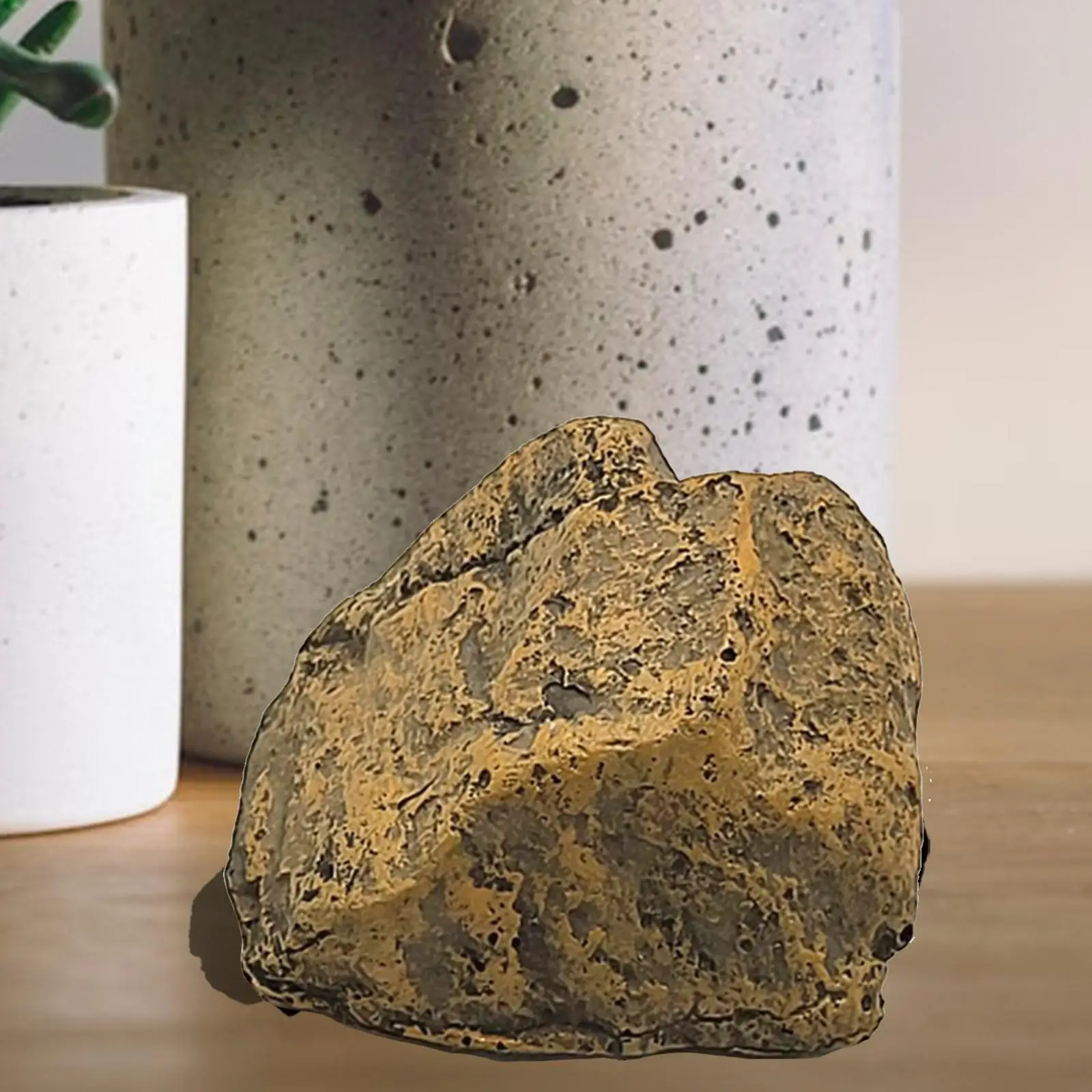 Landscaping Rock Key Holder Outdoor Waterproof Hidden Key Box Resin Spare Key Storage for Home Entry