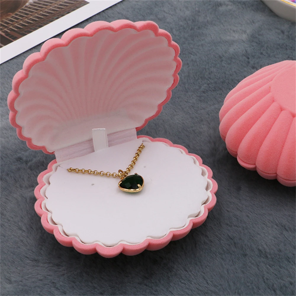 

Lovely Shell Shape Velvet Jewelry Box case Wedding Engagement Ring Box for Earrings Necklace Bracelet Display Gift Box Holder