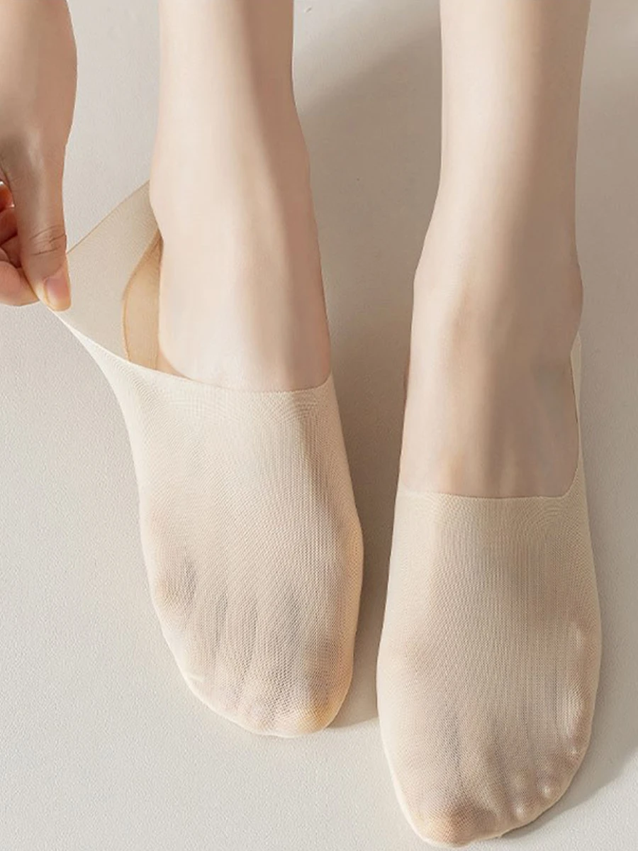 شباشب جورب نسائية صيفية كاجوال بلون سادة من السيليكون غير قابلة للانزلاق جوارب قارب رفيعة للغاية قابلة للتنفس