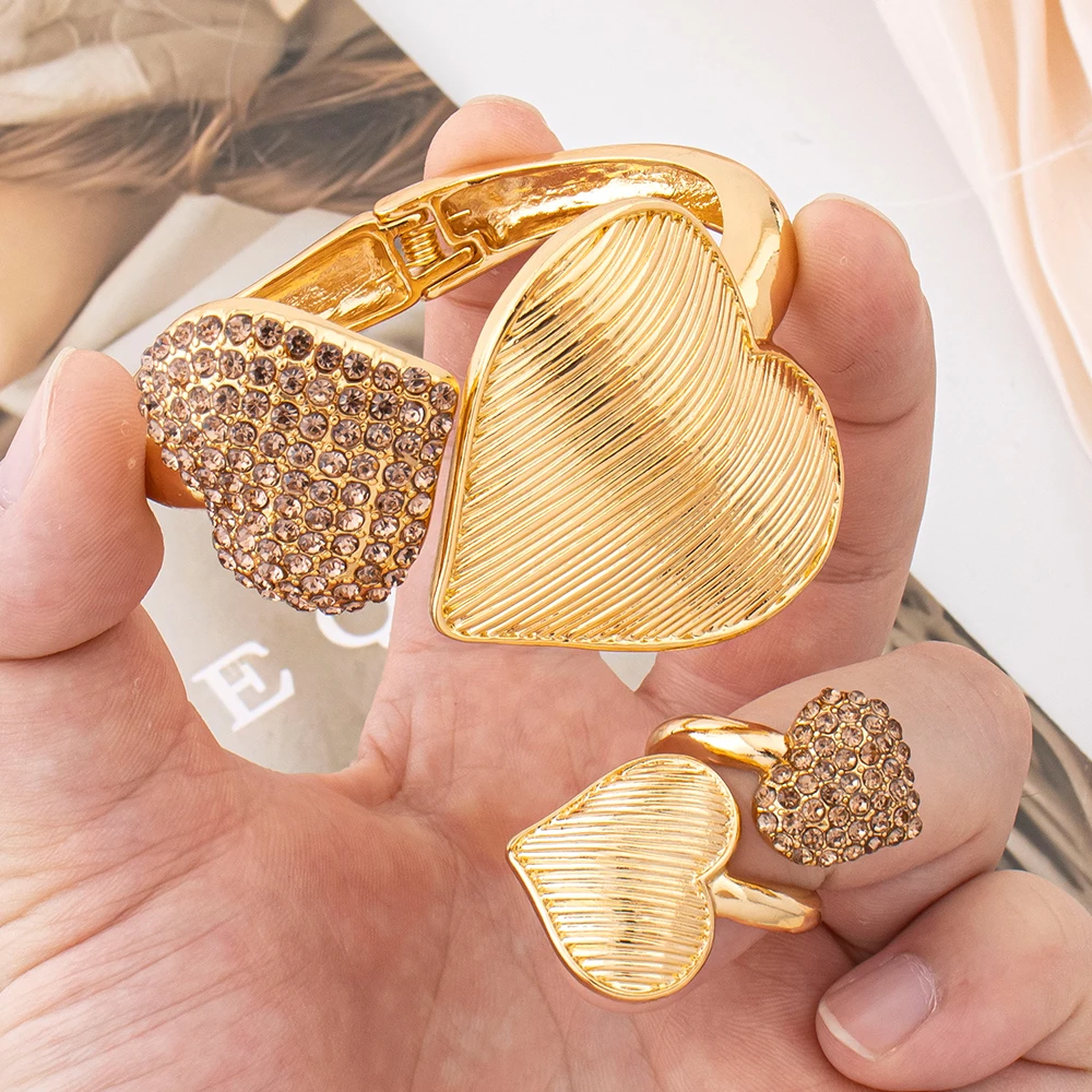 Women Gold Heart Bangle Ring Set Oversized Two Hearts Jewelry Set Vintage Banquet Statement Fashion Party Accessories