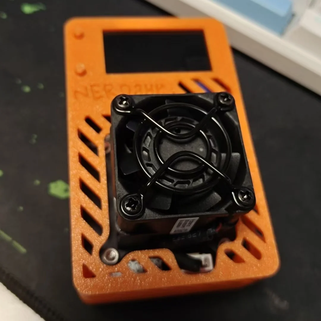 2025 أحدث جهاز تعدين بيتاكس جاما 601 بيتكوين 1.2TH/S BM1370 Asic رقاقة منخفضة الضوضاء جهاز تعدين التشفير 2.4G WiFi 18W آلة تعدين بيتكوين #5