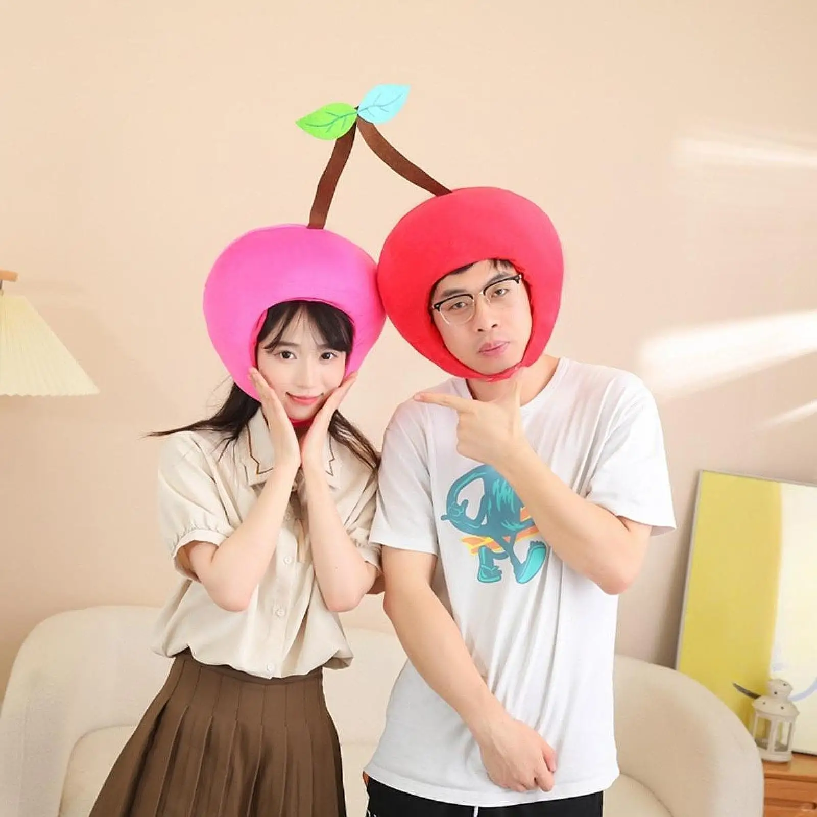 Chapeau cerise pour adultes et enfants, couvre-chef mignon en peluche à Double tête pour Festival de carnaval, mascarade de remise de diplôme, fournitures de fête