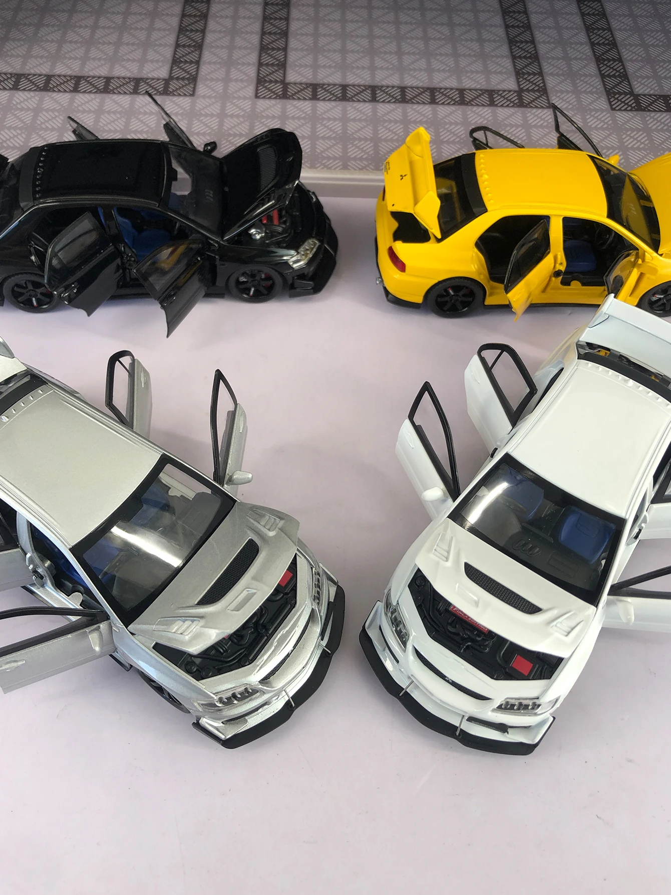 

1:32 ретро спортивный автомобиль, литая под давлением модель игрушечного автомобиля из сплава с открывающимися дверями, детский подарочный автомобиль