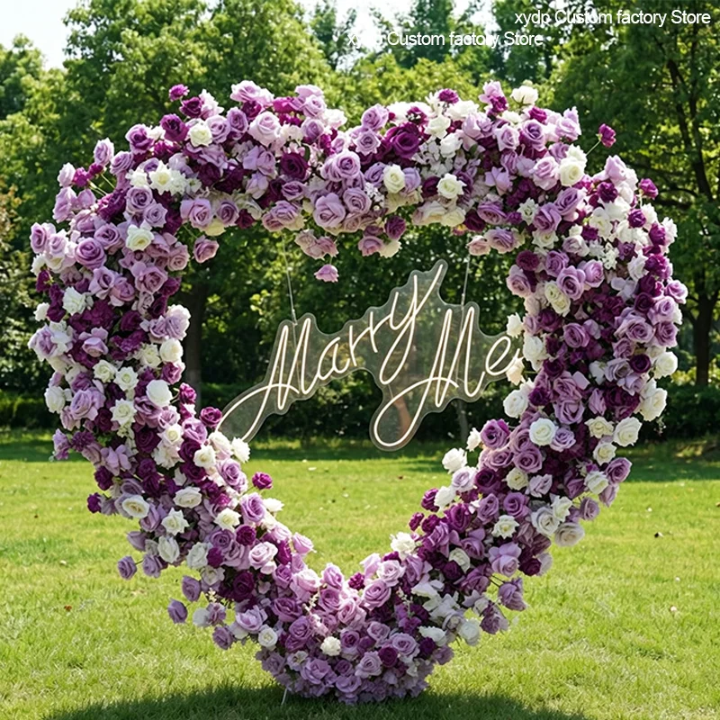 Lila-weißer Rosen-Herzform-Kunstblumenbogen, luxuriöser Hochzeitshintergrund, Blumen-Deko für Verlobungsfeier und Fotobox – Detail 3