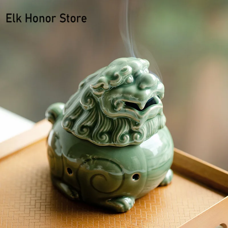 Retro Yue Kiln Celadon Incense Holder Creative Lion Dargon Stand for Incense Household Smell Distributor Aromatherapy Furnace