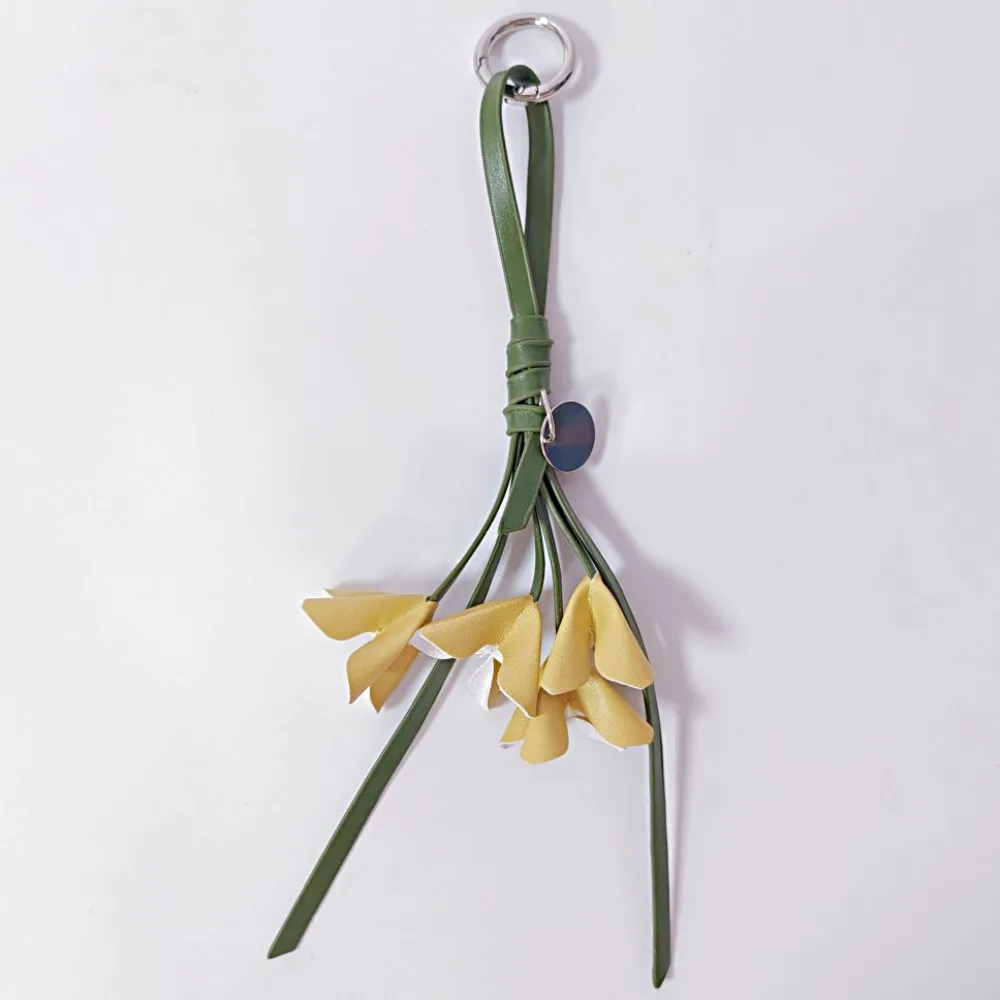 Cute Purple Pu Leather Flower Pendant Hanger Weave Pu Flower Keychain Handmade Creative Bag Charm Luggage Accessories