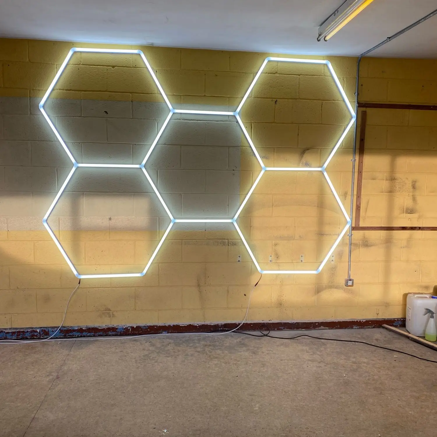 

Customized 1.9x2.4M Led Hexagonal Light for Garage Warehouse Workshop Lighting