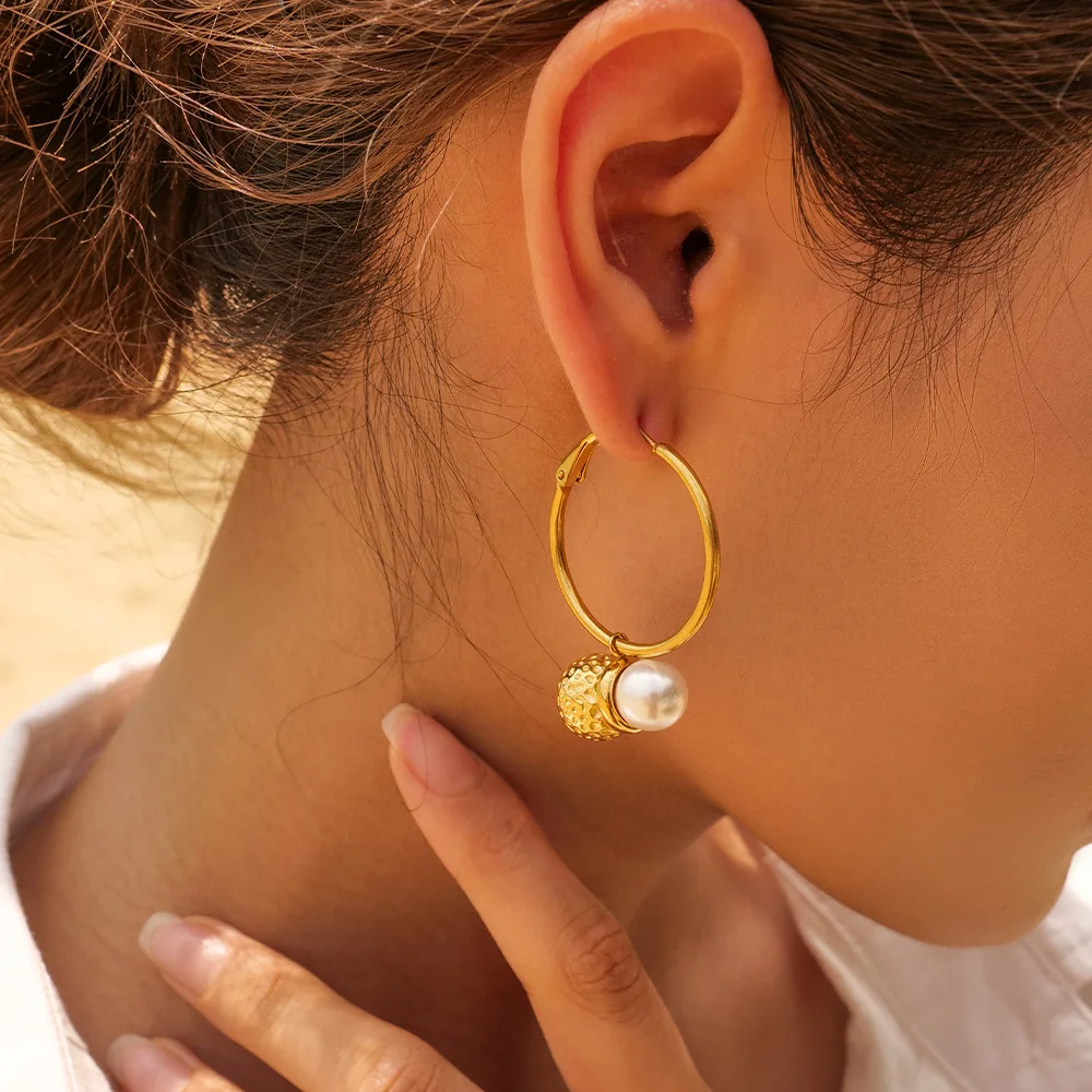 

Stainless Steel PVD 18K Gold Plated Tarnish Double Ball Pearl Hoop Earrings For Woman Jewelry Wholesale INS Trendy