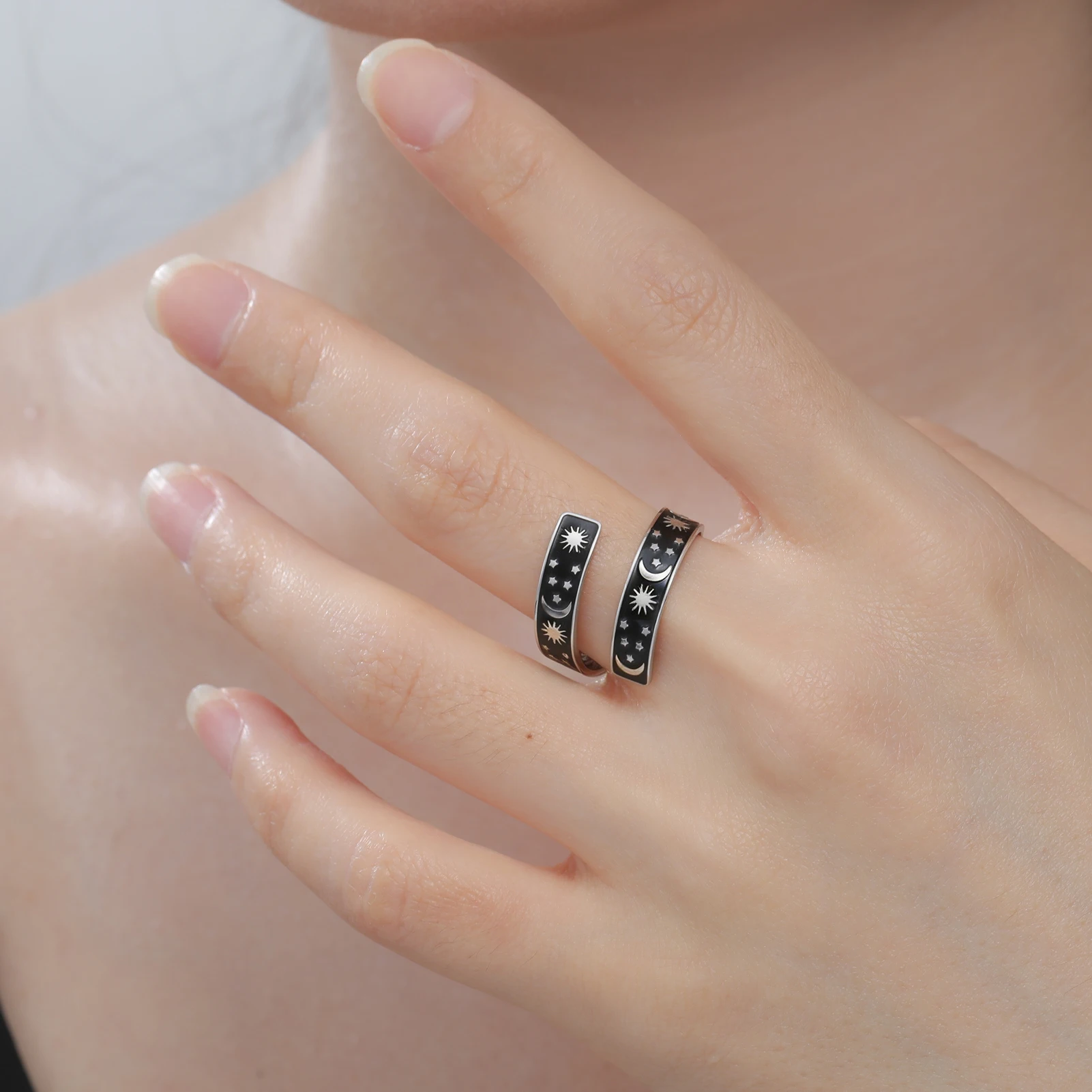 Likgreat Korrosionsbeständiger geschwärzter Edelstahl 5mm Stern-Mond Islamisch-Arabischer Runen Offener Ring Retro Muslimischer Totem Verstellbarer Ring
