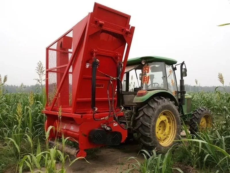 Tractor Forage Harvester Silage Straw Recycling Machines Corn Straw Silage Chopping and Collecting Machine