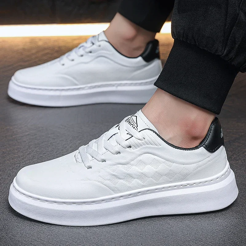 

New Shoes for Men Leather Casual Platform Shoes Plaid Print Thick-soled Flat Skateboard Shoes Slip-on Sneakers Zapatillas Hombre