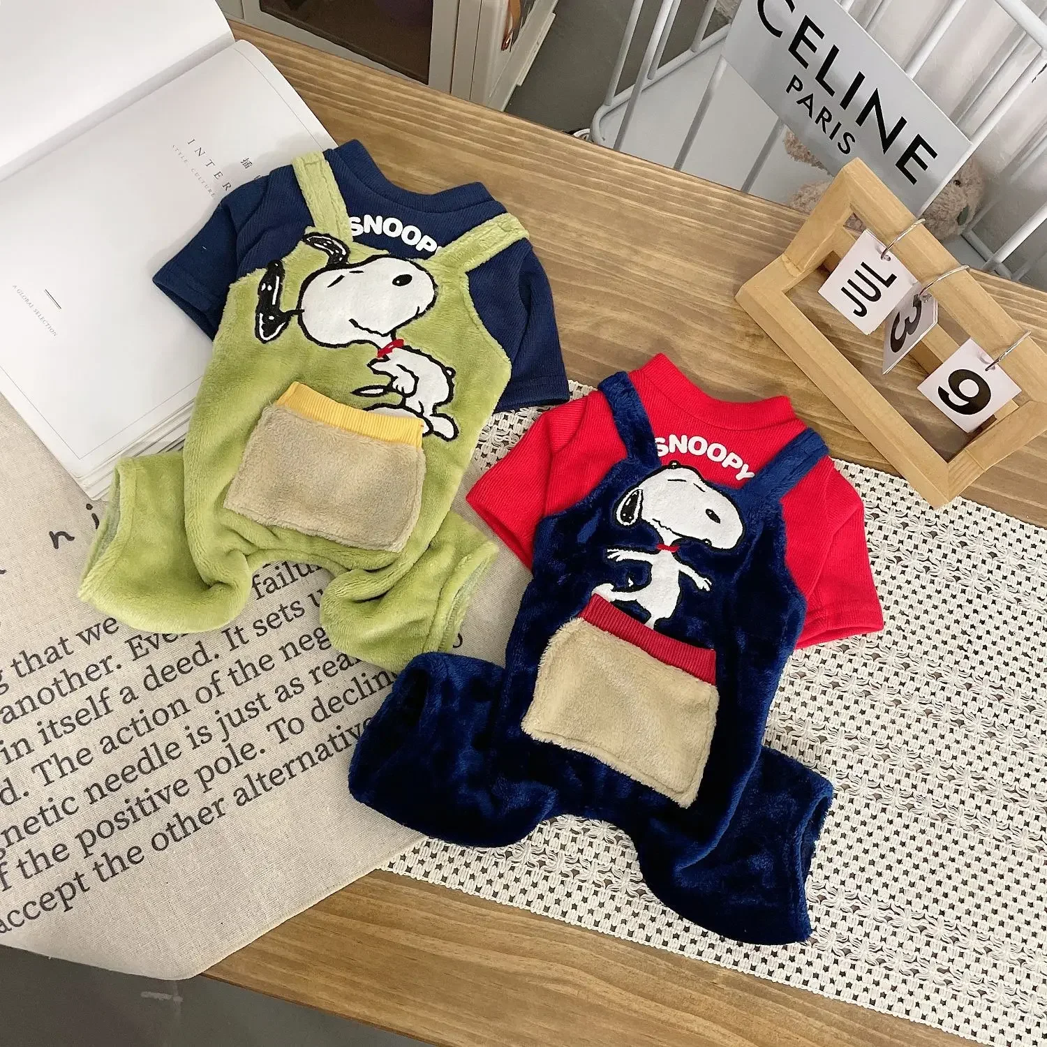 

Snoopy baby autumn and winter new patchwork flannel warm and breathable pet dog two-legged coat clothes pet clothes jacket dog