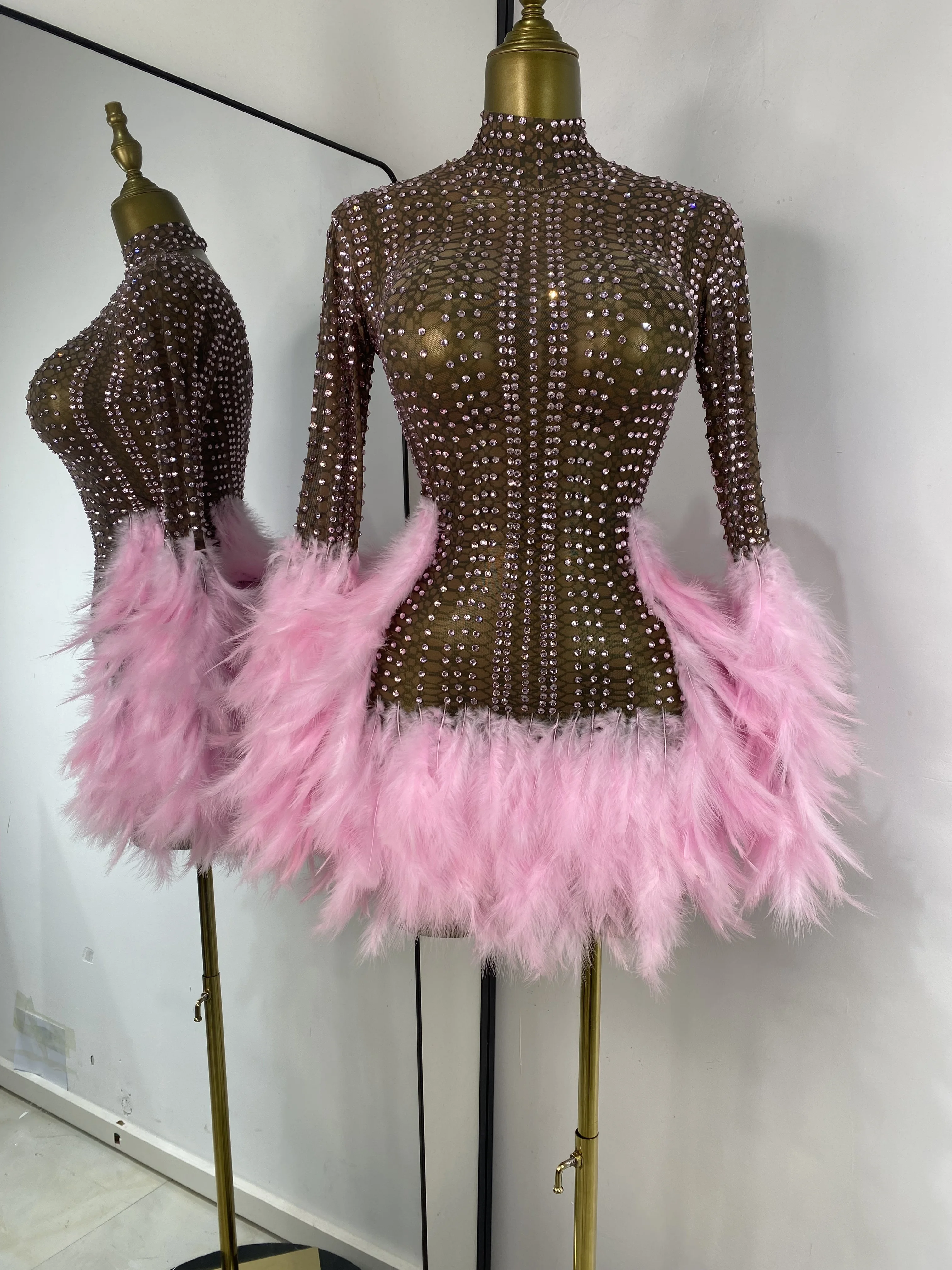 ชุดเดรสหรูหราสำหรับผู้หญิง ประดับคริสตัล ผ้าตาข่าย แต่งขนนก ทรงเข้ารูป มินิเดรส สำหรับงานเลี้ยงกลางคืน งานปาร์ตี้ งานกาล่า ขายส่ง