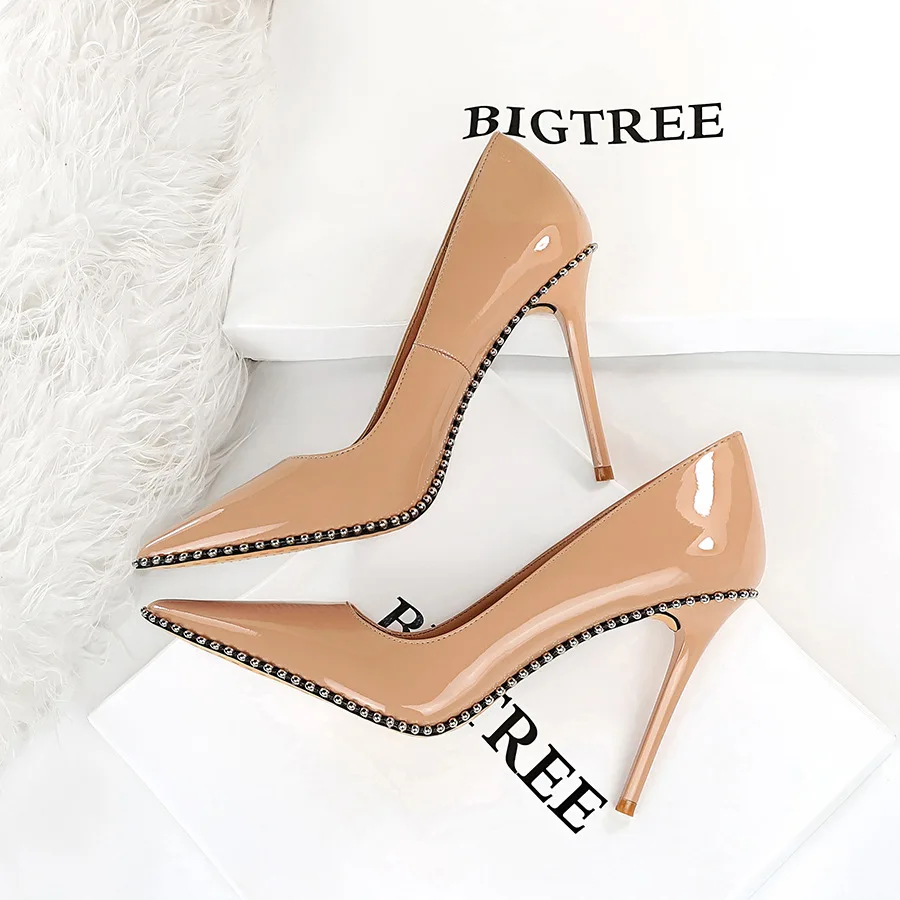 

Ladies Pumps Shoes Sexy Super Heel Metal Chain Rivet Lacquer Leather Shallow Mouth Pointed Heels Single туфли женские Shoese