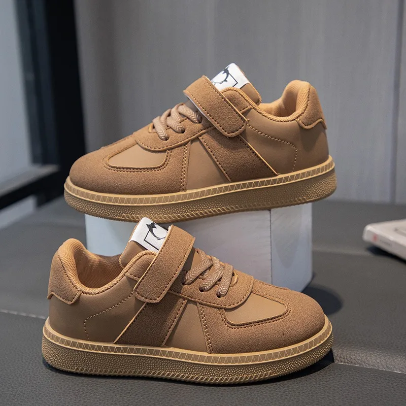 Children's Soft Soled Sports Shoes 2026 New Comfortable Flat Bottomed Board Shoes for Boys and Girls Versatile for Daily Wear