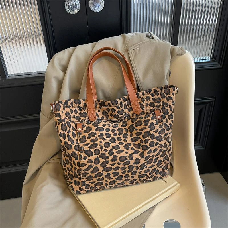 2024 New Leopard Pattern Handbag Fashionable Large Capacity One Shoulder Crossbody Bag Suitable for School Travel and Shopping