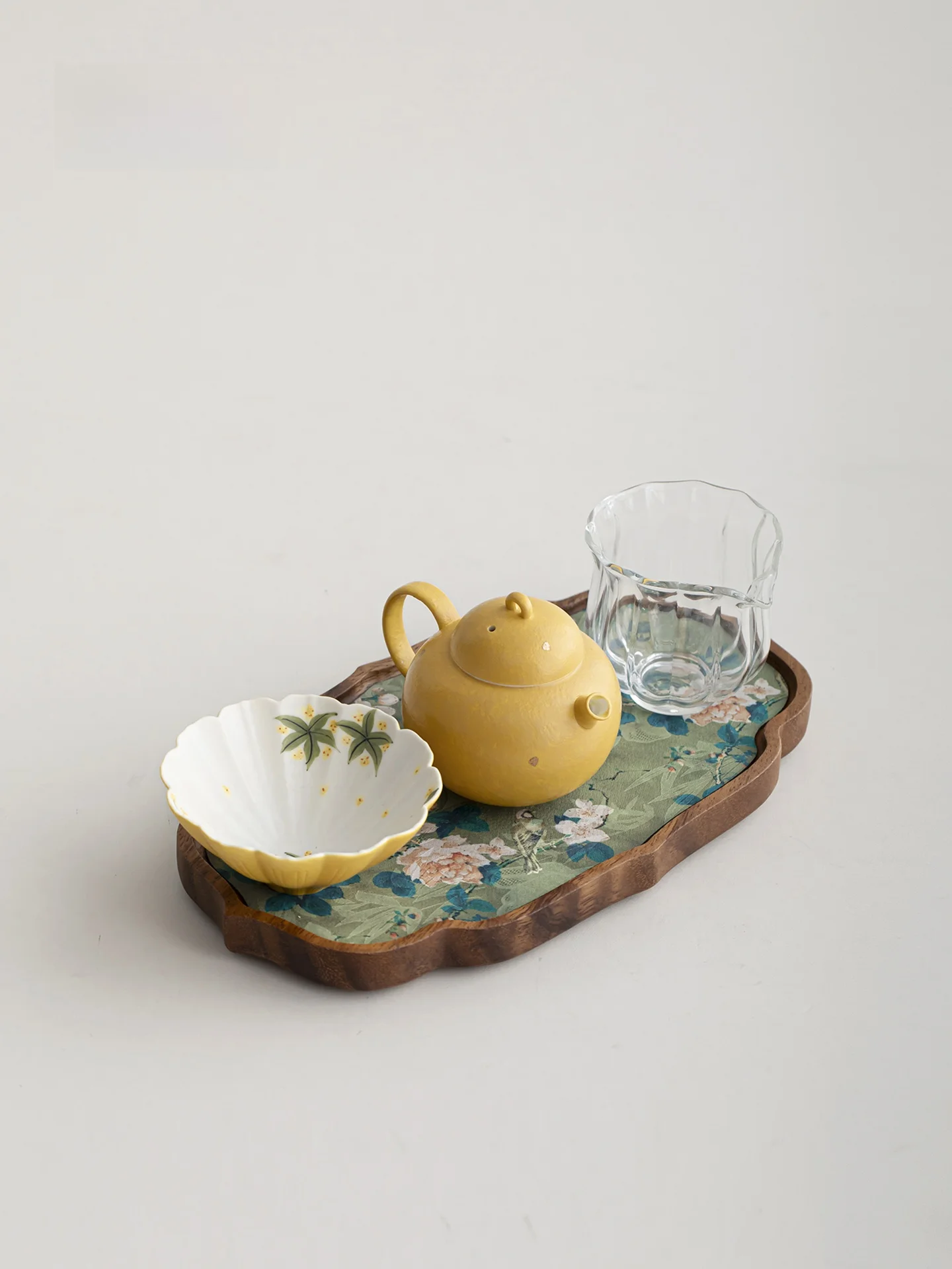 hand-painted-ceramic-tea-set-with-tea-tray-for-one-person-ladies-drinking-tea-set-high-aesthetic-value-lemon-yellow-color