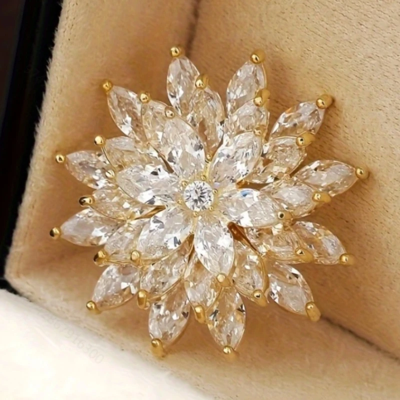 

New Fashionable Zircon Full Crystals Flower Brooch for Women with Light Luxury Temperament Suit Accessories Holiday Party Gift